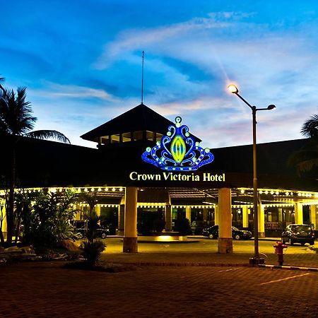 Crown Victoria Hotel Tulungagung Exterior photo